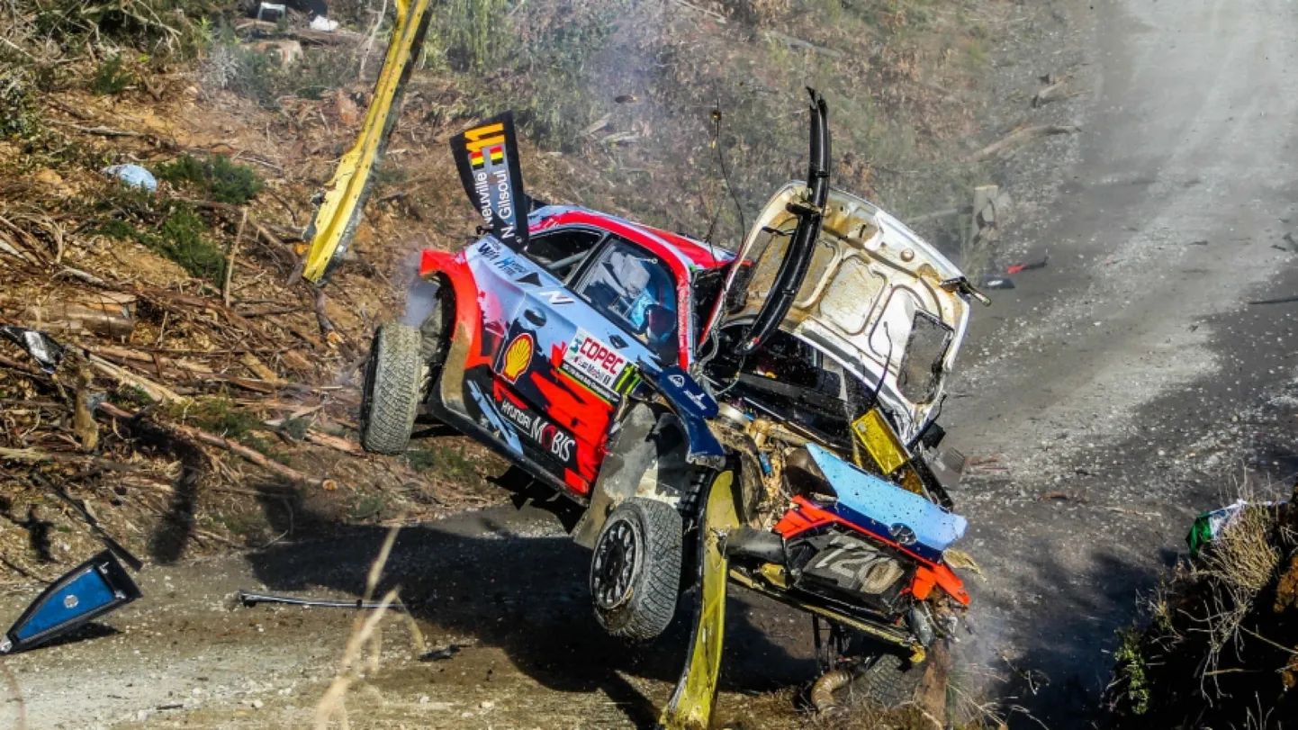 Thierry Neuville'i avarii Tšiilis.