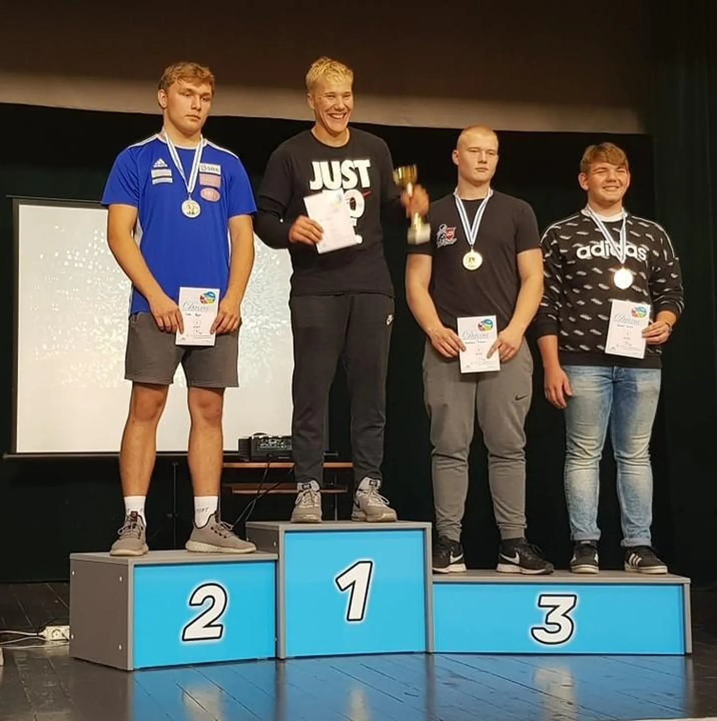 Ats Pajula (vasakult teine) oli Varblas selgelt parem kõikidest pjedestaali madalamatele astmetele mahtunud rivaalidest.