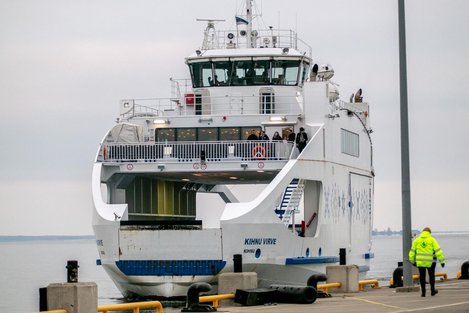 Moodne reisiparvlaev Kihnu Virve tuli liinile 2015. aasta sügisel ja selle 200kohaline salong on suviti viimse kohani reisijatest täidetud.
