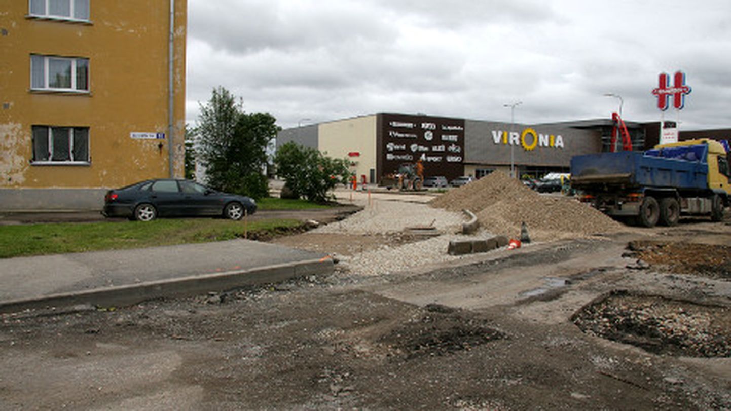 Vironia keskuse juures asuva ristmiku rekonstrueerimine tuli piirnevate majade elanikele nende sõnul täieliku üllatusena.