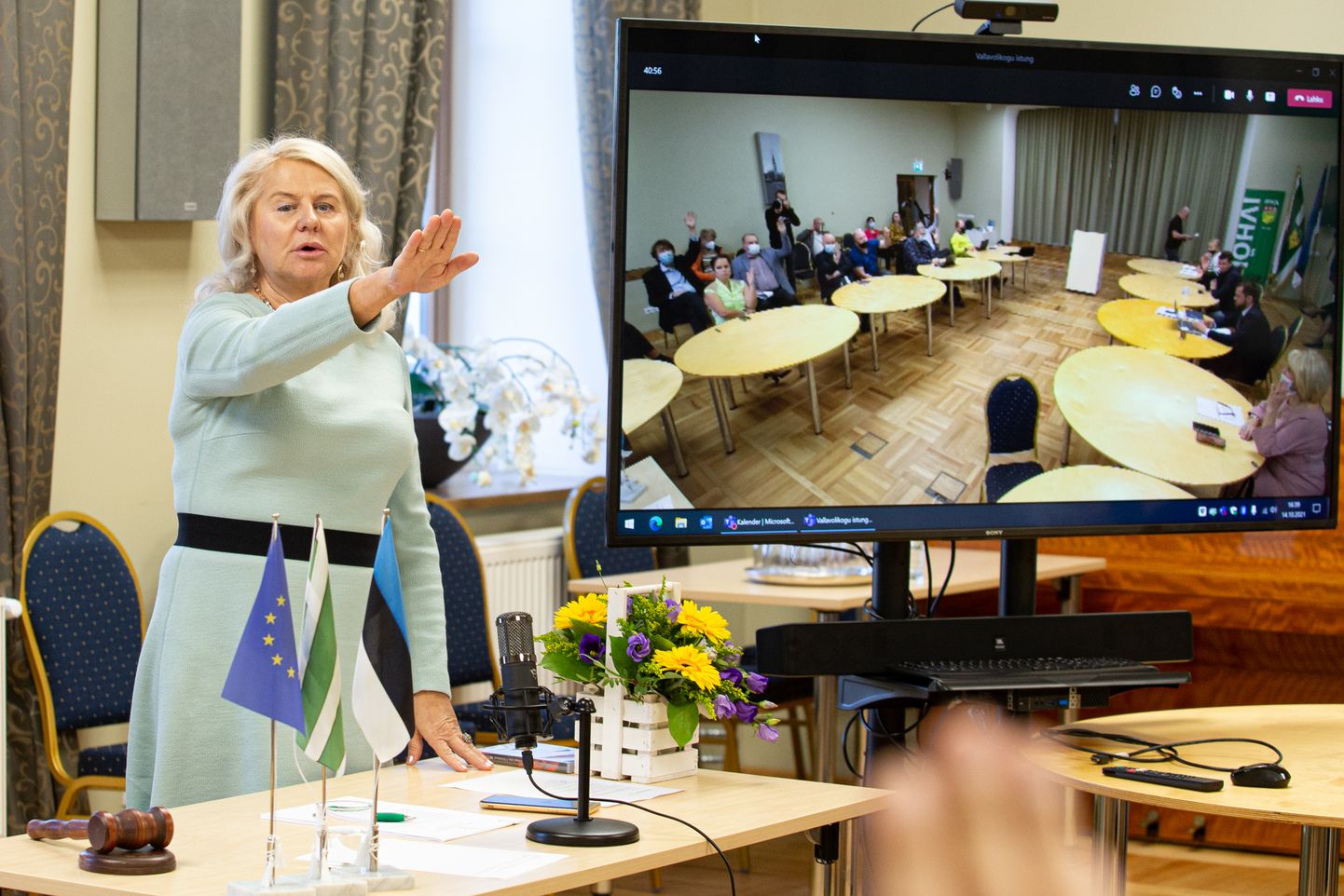 Входившая в Йыхвиское волостное собрание с 2005 года и неоднократно руководившая им Нина Негласон нынешней осенью в местных выборах не участвовала.