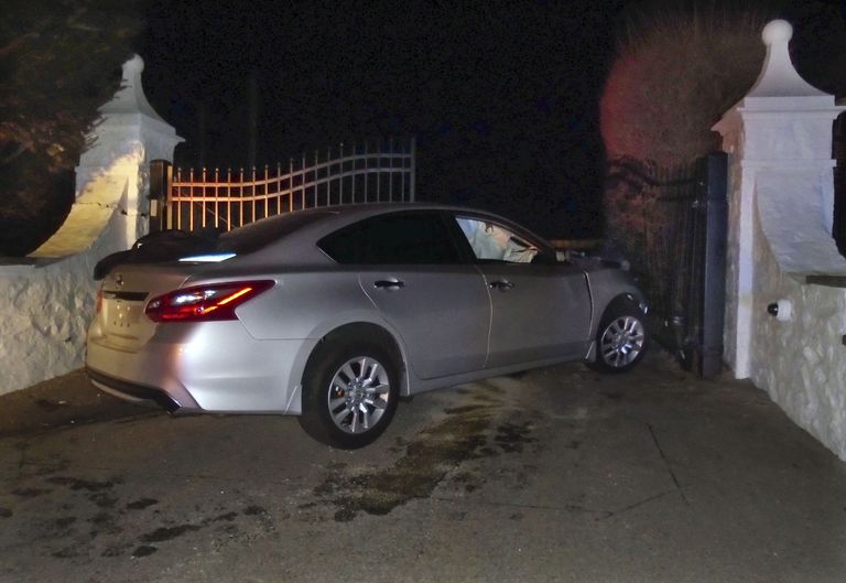 Teismeline juht sõitis varastatud autoga otse lauljanna Taylor Swifti aeda.