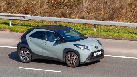Hübriidauto ja elektriauto pandi joonele: millisel oli lõpuks kilomeetrikulu madalam?