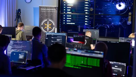 GALERII ⟩ Küberkotkaste lend: 40 noort talenti selgitasid välja Eesti parimad kübersõdurid
