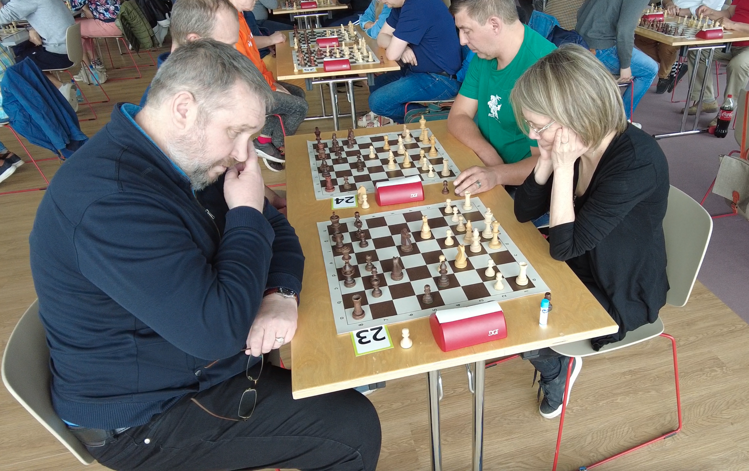 Välkmaleturniiril sattus saarlane Marko Siil esimeses voorus kohe kokku rahvusvahelise suurmeistri, rootslanna Pia Cramlinguga, kellele pidi paraku alla vanduma.