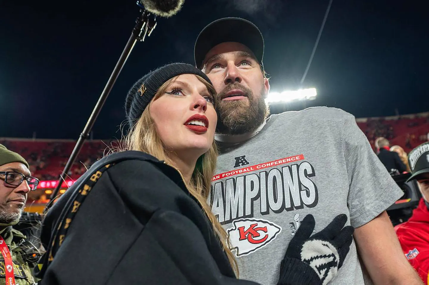 Taylor Swift ja Travis Kelce.