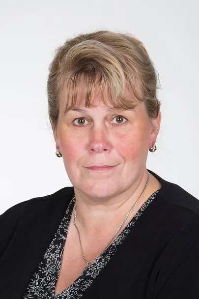 OÜ Siinorite Transportteenus juhatuse liige Angela Siinor ütles, et on ise läbi helistanud inimesed, kellel ta teab olevat mandrile arsti juurde asja, aga olukord on trööstitu.