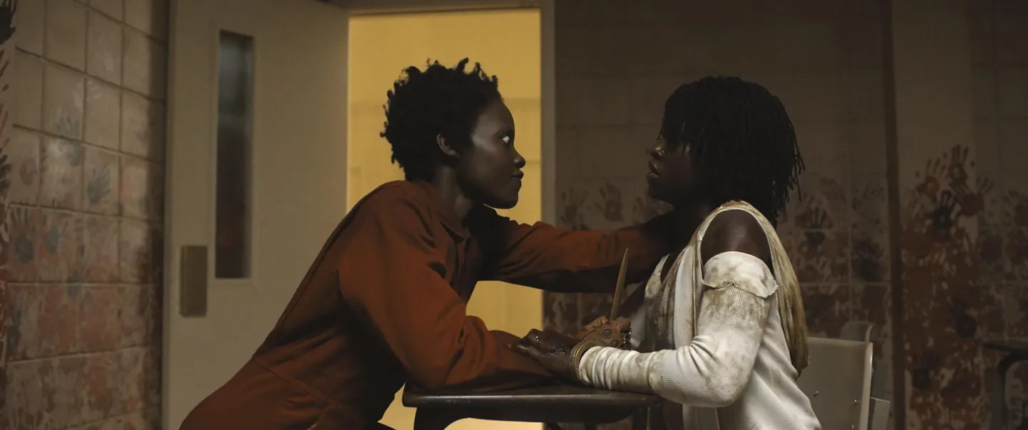 Oscari võitja Lupita Nyong’o teeb filmis hiilgava topeltrolli.