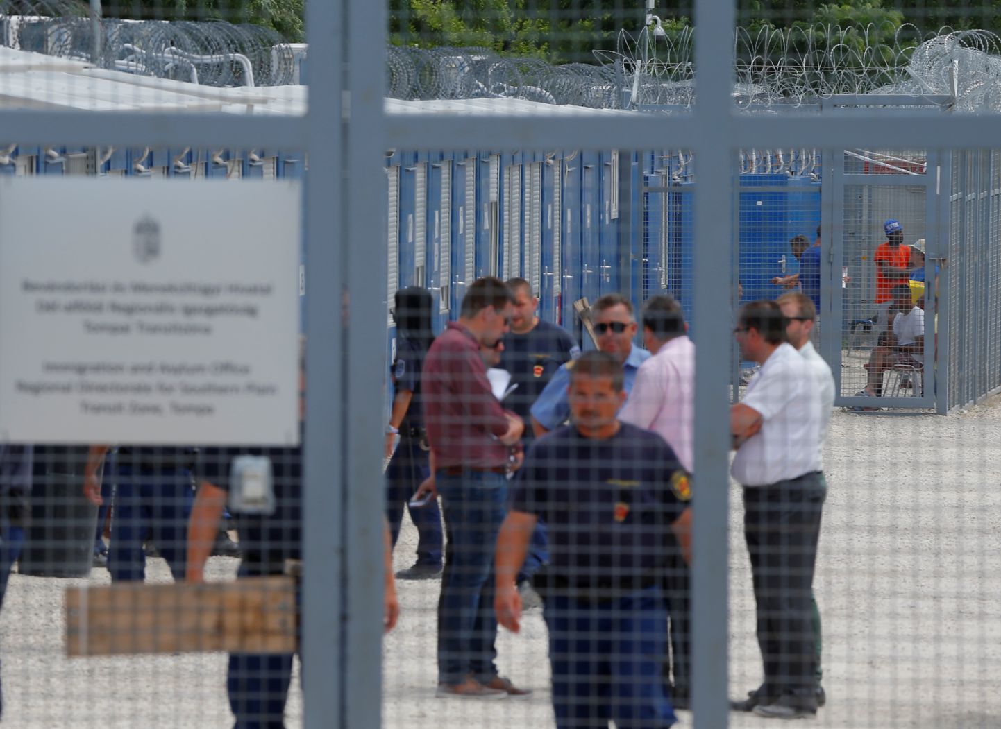 Migrandid ootavad Ungaris, mil nende varjupaigataotlusi läbi vaadatakse.