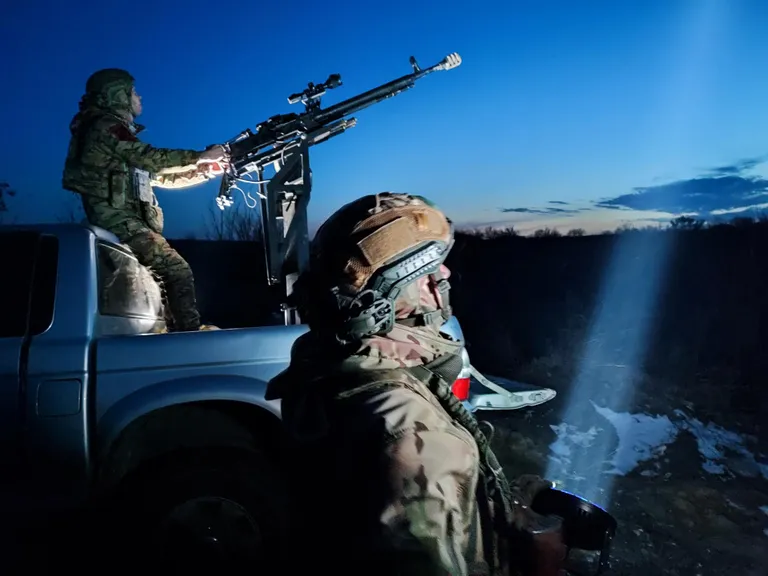 Ukraina Rahvuskaardi droonikütid Harkivi linna ümbruses öösel Shahede otsimas.