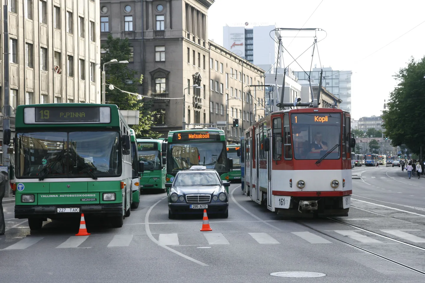 Narva maantee oli peo ajal suletud