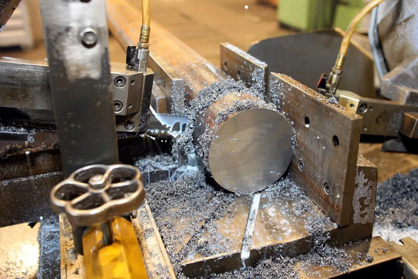 Metalltooted on kolmandal kohal nii ekspordis kui impordis.