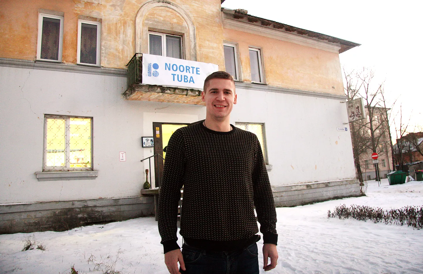 Noortetuba tegutses Kohtla-Järvel Keskalleel pool aastat, ent Kirill Kõpp oli sunnitud selle naabrite rahulolematuse tõttu kinni panema. Muud kohta oma algatuse jätkamiseks ta seni leidnud ei ole.