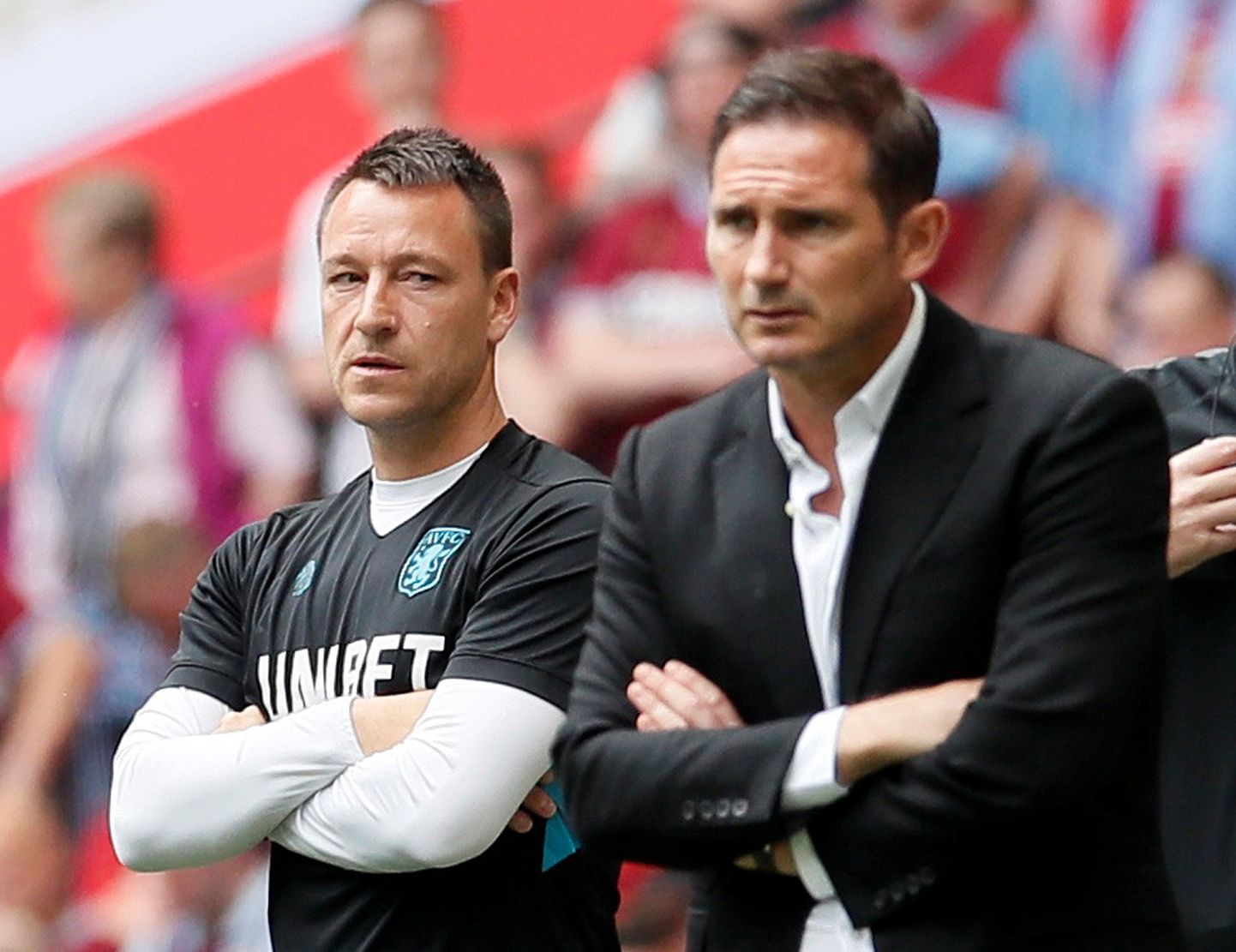 Endistest tiimikaaslastest (vasakul John Terry ja paremal Frank Lampard) on nüüdseks saanud rivaalid.