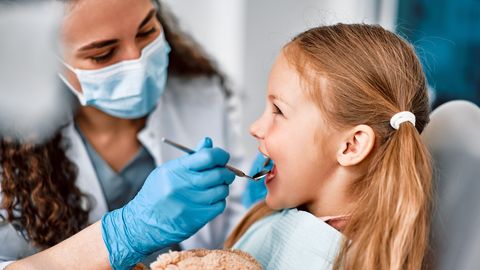Eesti lapsi kimbutavad aina enam hambakaaries ja hambakatt