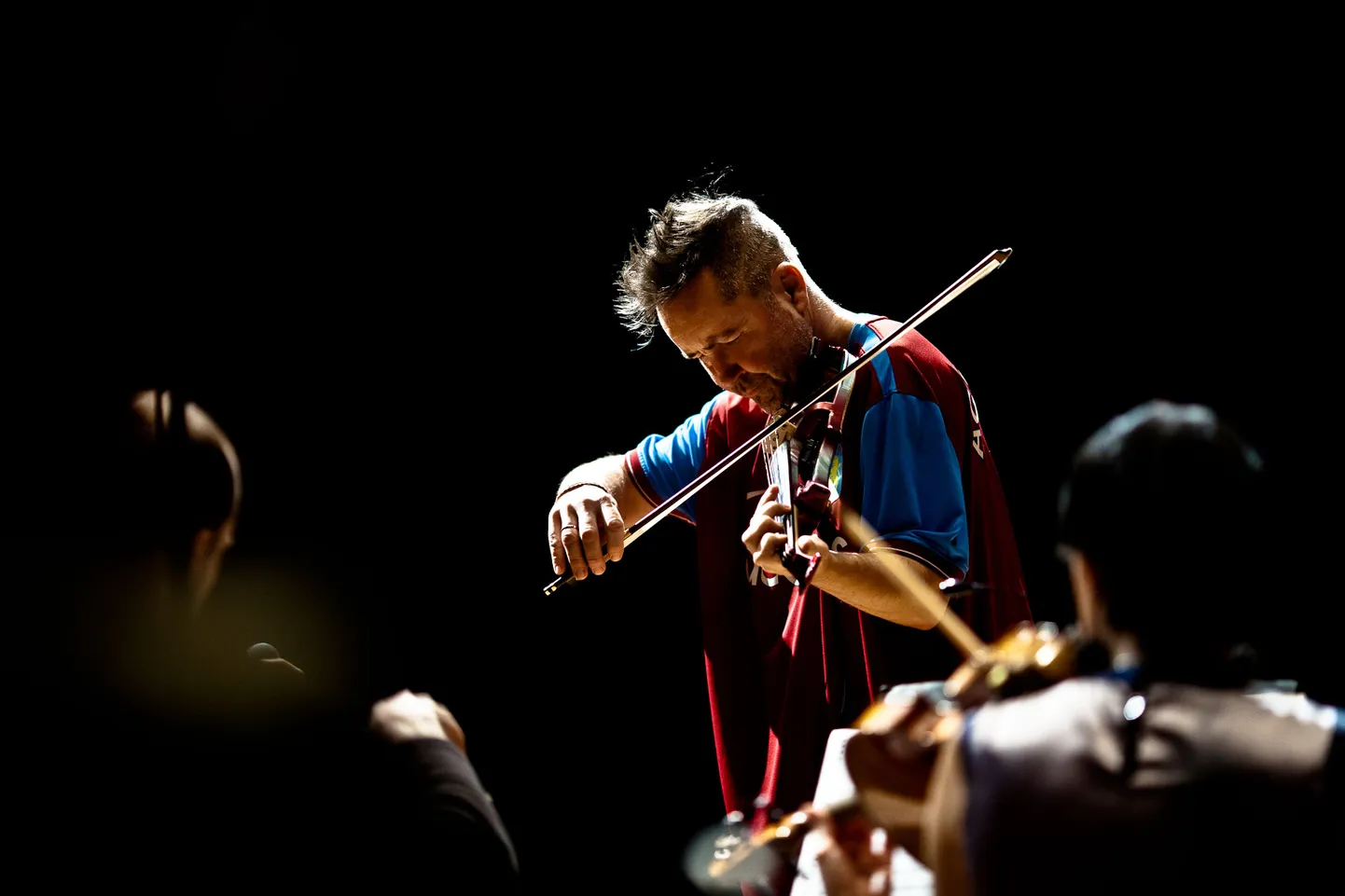 Maailma edukaim klassikaline viiuldaja Nigel Kennedy esineb 5. novembril Tallinnas