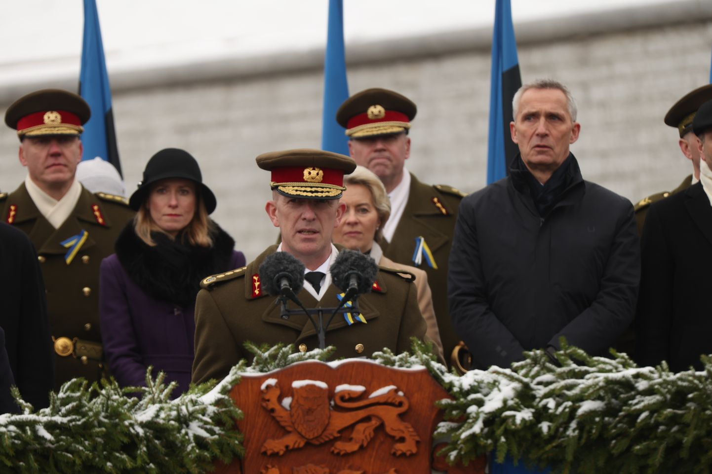 Kaitseväe juhataja kindral Martin Herem ütles täna Tallinnas Vabaduse väljakul Eesti riigi 105. aastapäeva kõnes, et tõenäoliselt tuleb Vene agressoriga sõdivat Ukrainat veel pikalt toetada.