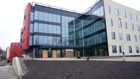 IUB aizliedz slēgt līgumu Stradiņa slimnīcas A2 korpusa būvdarbu pabeigšanas iepirkumā