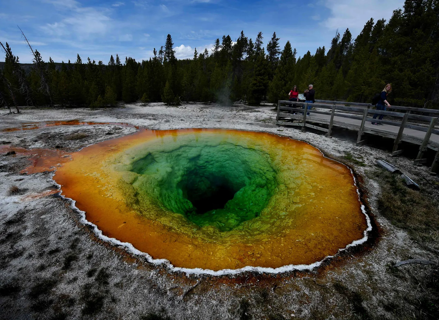 Yellowstone'i rahvuspargis on ligikaudu 300 geisrit ja 10 000 kuumaveeallikat.