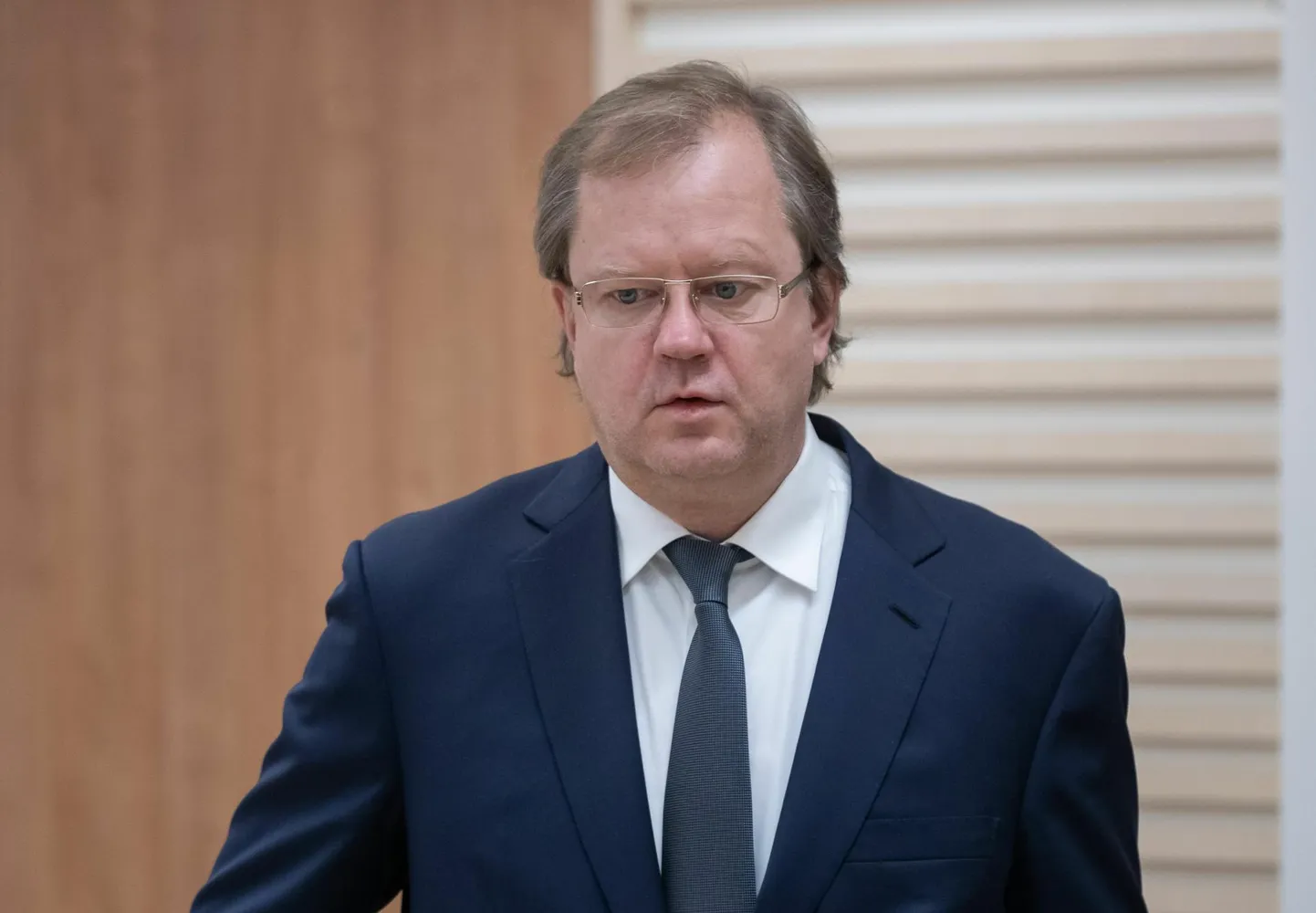 Kunagine suurettevõtja Oliver Kruuda otsib võlausaldajate eest rahu Iirimaal.