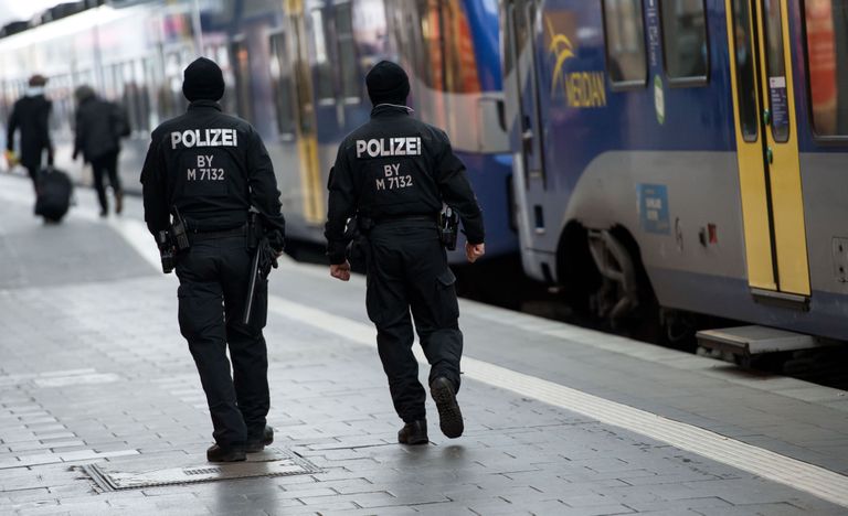 Politseinikud Müncheni raudteejaamas. Sven Hoppe/AP/Scanpix