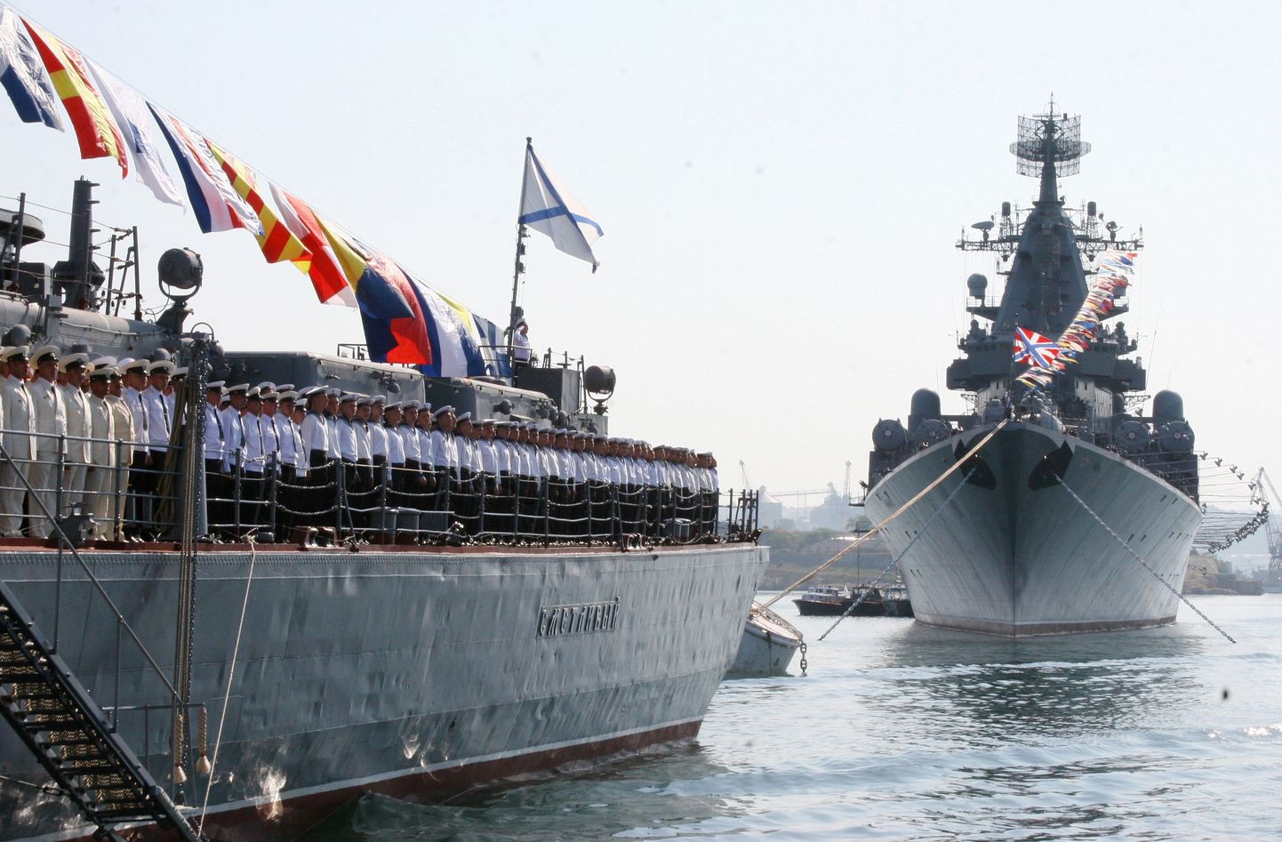 Vene Musta mere laevastiku alused Ukrainas Sevastoopolis.