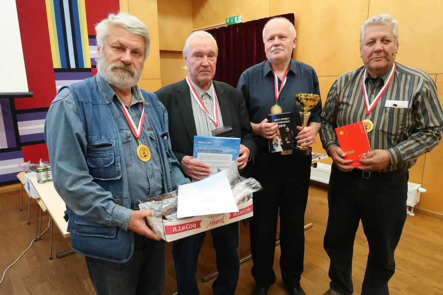 Võidukasse Kuke Talu tiimi, kes kaitses kindlalt mullust meistritiitlit, kuulusid Tõnis Mark (vasakul), Mart Kiisk, Veiko Tonts ja Rein Hiob.