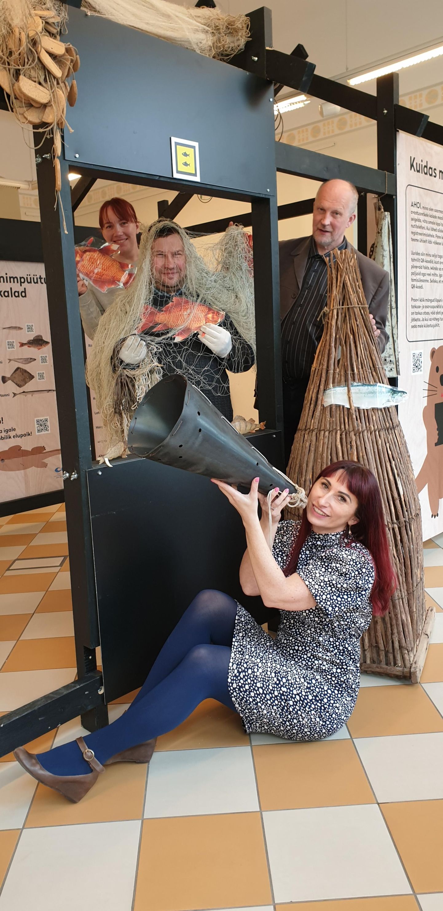 Valga muuseumi töötajad Margit Behrsin (vasakult), Priit Riemann, Neeme Punder ja Marju Rebane kutsuvad tutvuma ka interaktiivse kalanäitusega.