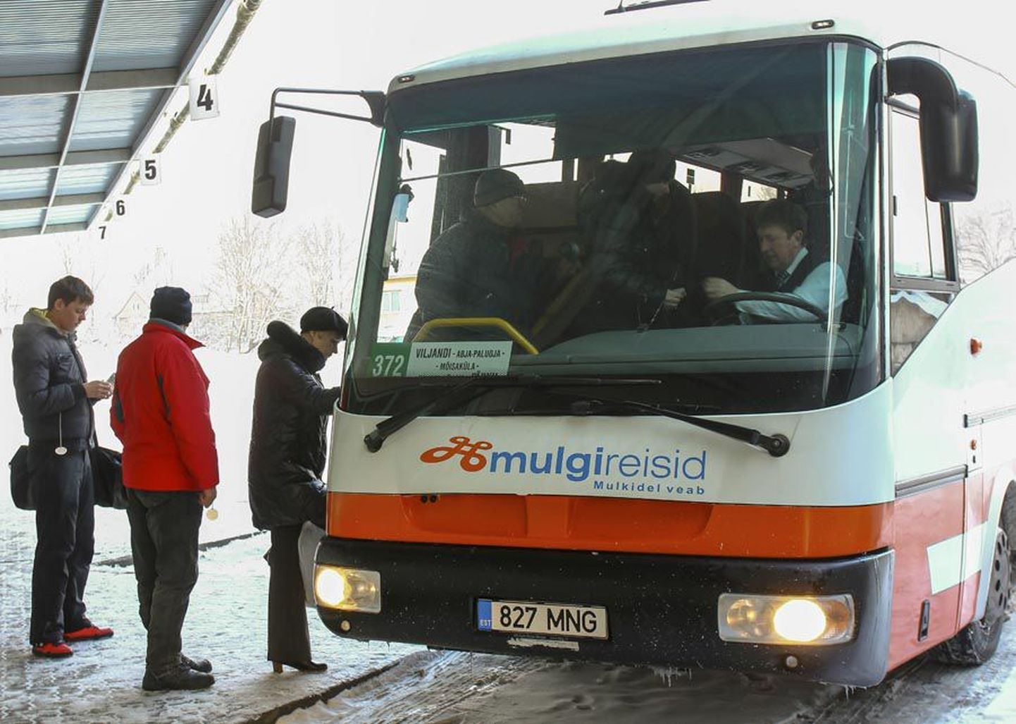 Bussi number 371 kasutajad rõõmustavad, sest säilib sõiduvõimalus.