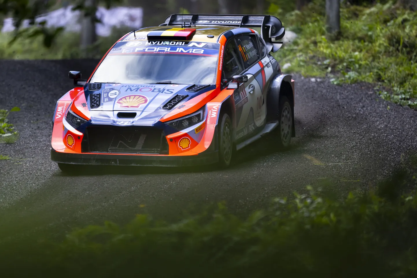 Thierry Neuville jätkab MM-sarja liidrikohal.