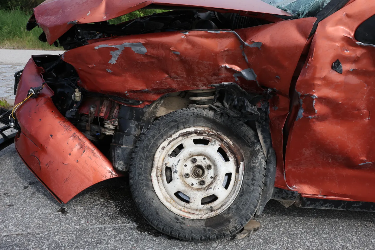 Liiklusõnnetusse sattunud auto.