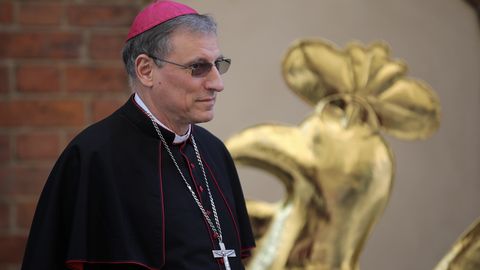 Arhibīskaps Stankevičs Lieldienu dievkalpojumā vērš uzmanību uz paškaitējuma pieaugumu bērnu un jauniešu vidū