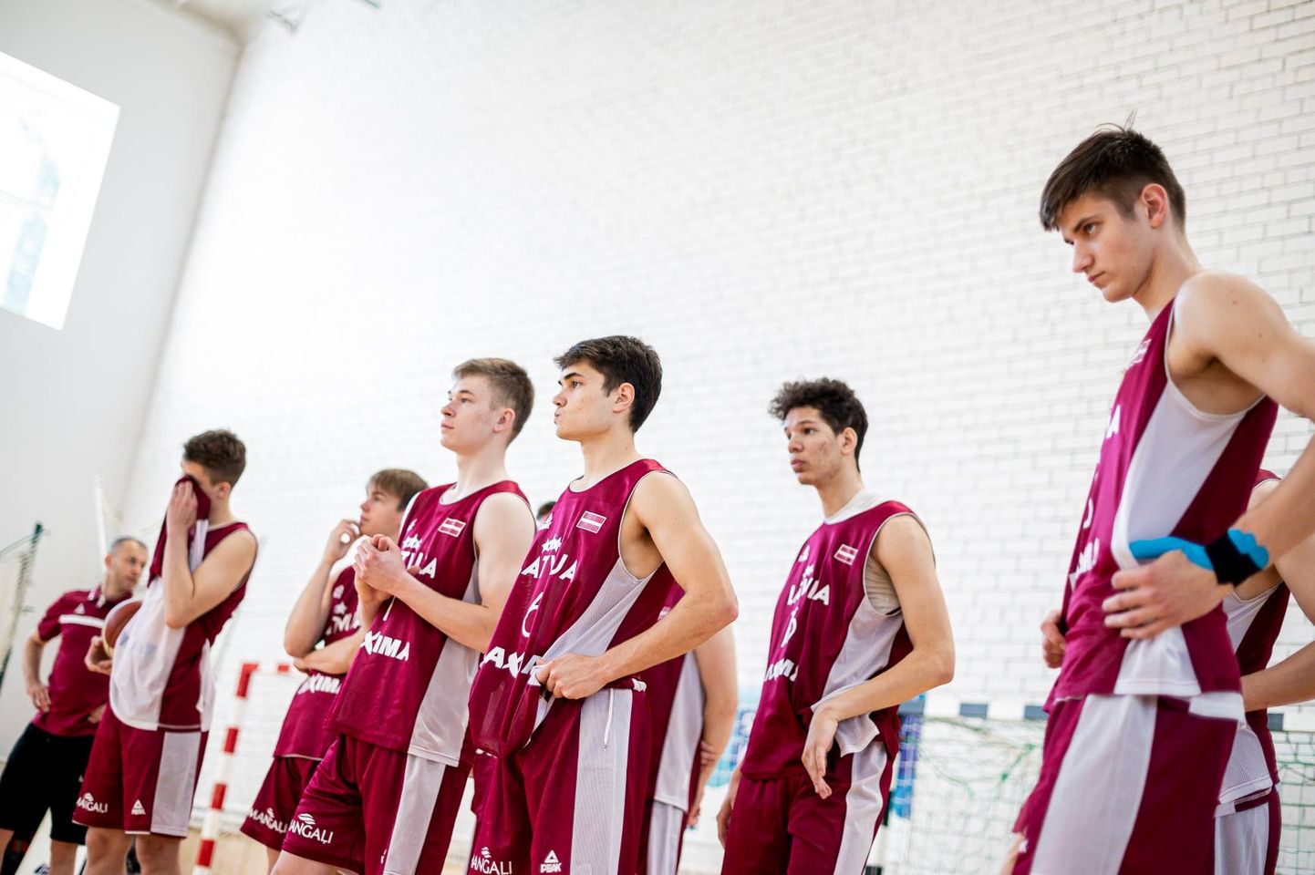 Latvijas U-19 basketbola izlases spēlētāji