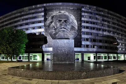 Nimi on taas vana, kuid Karl Marxi monument pole Chemnitzist kuhugi kadunud.