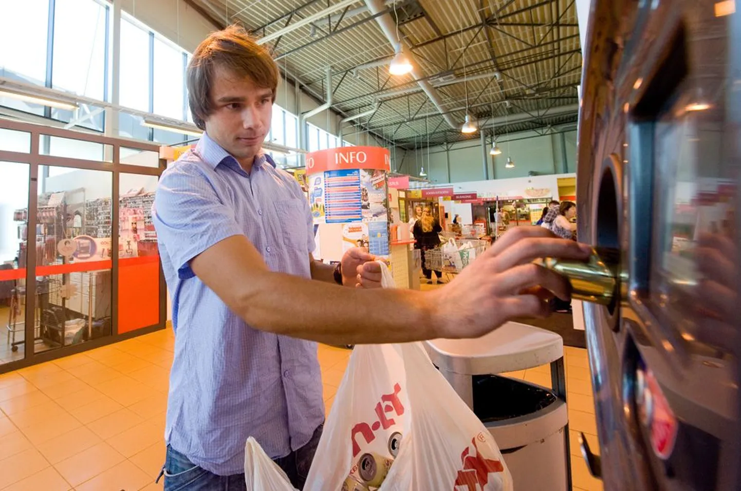 Tallinnas Torupilli Selveris taarat ära andnud Meelis Levkoi arvates võiksid tagatisraha määrad olla praeguse kolme ja kuue sendi asemel hoopis 20 ja 40 senti. Siis toodaks senisest palju rohkem taarat ära.