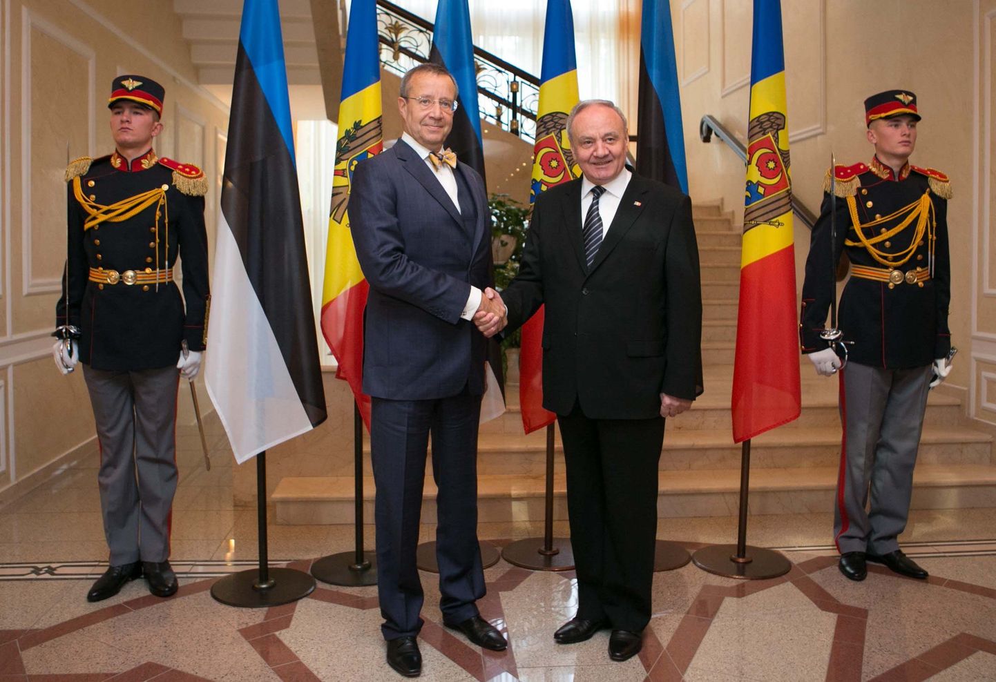 President Toomas Hendrik Ilves koos Moldova riigipea Nicolae Timoftiga 2013. aasta oktoobris Chișinăus.