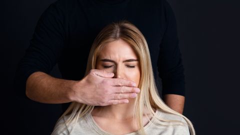 ÕIGLUS JALULE! ⟩ Teksad jalga, müüdid maha: seksuaalvägivalla vastu astub ka Eesti