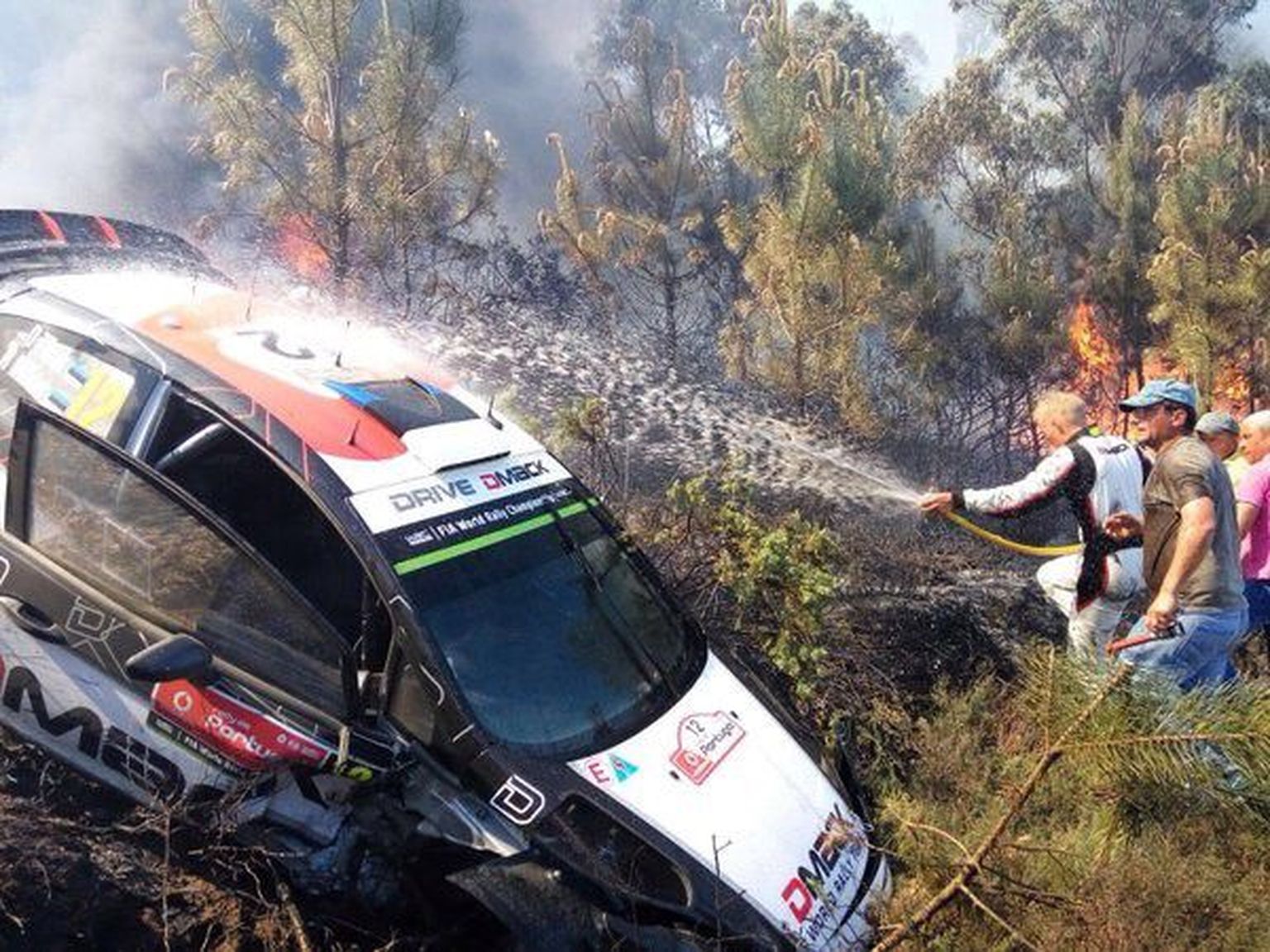 2016. aastal Portugali rallil pidi Tänak kehastuma tuletõrjujaks, et tema auto maha ei põleks.