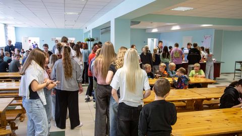 Kell 8 või kell 9? Tund aega hiljem kooli jõuda pole igal pool lihtne