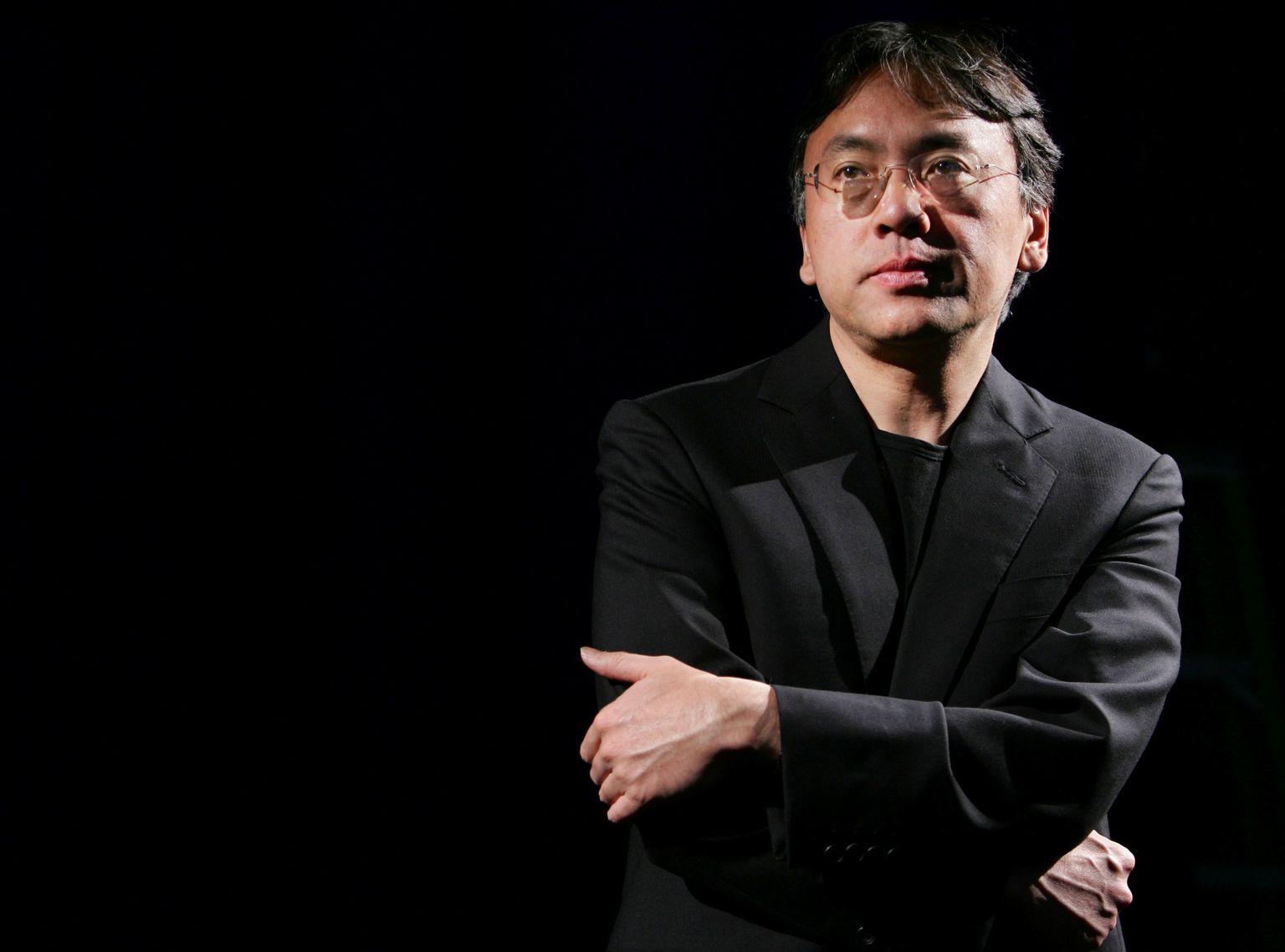 FILE PHOTO: Author Kazuo Ishiguro photographed during an interview with Reuters in New York, U.S. April 20, 2005. REUTERS/Mike Segar/File Photo