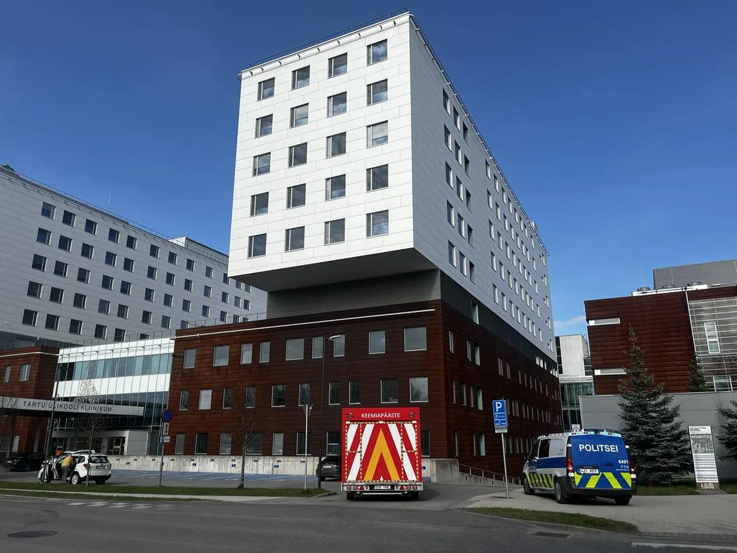Täna õhtul enne kella 17 tuli päästjatel reageerida väljakutsele Tartu ülikooli kliinikumis.