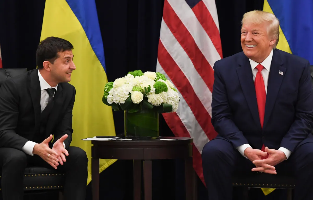 On this photo taken on September 25, 2019 US President Donald Trump and Ukrainian President Volodymyr Zelensky meeti in New York on the sidelines of the United Nations General Assembly. (Photo by SAUL LOEB / AFP)