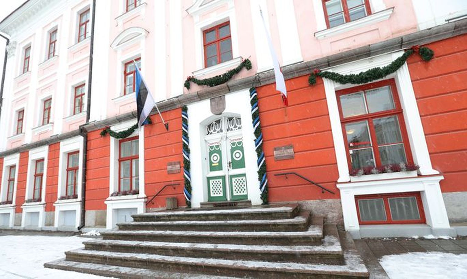 Главный вход в Тартускую Ратушу.