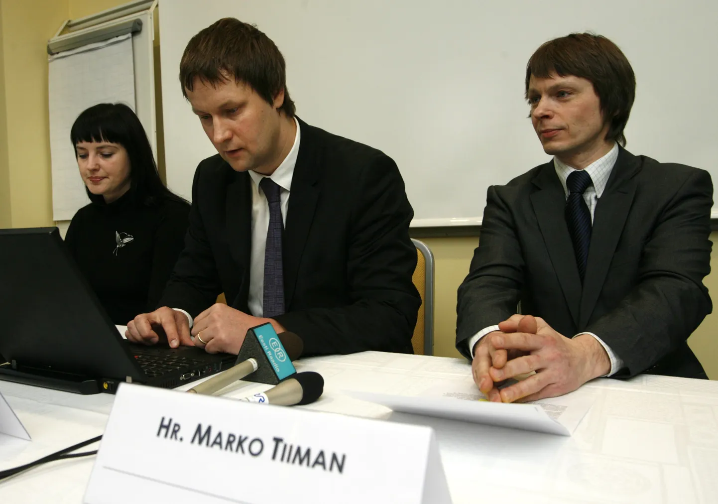 1. märtsist alustab tegevust Eesti Vahekohus, mille käivitab Advokaadibüroo Glimstedt Straus & Partnerid. Pildil advokaadibüroo vandeadvokaadid TRIIN RAUDSEPP, INDREK LEPPIK ja partner MARKO TIIMAN.