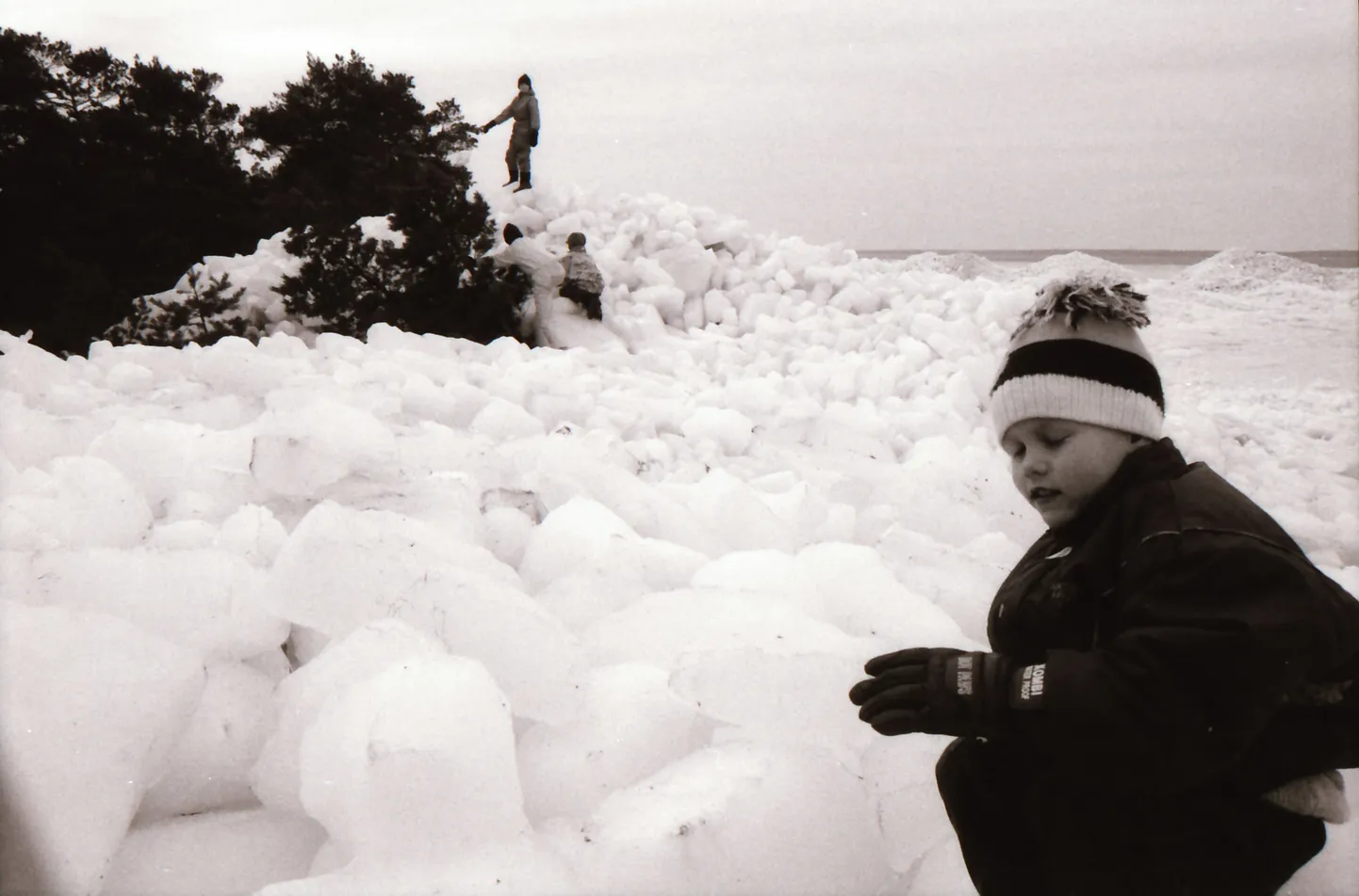 1997: Jäämäed Paatsa küla rannal.