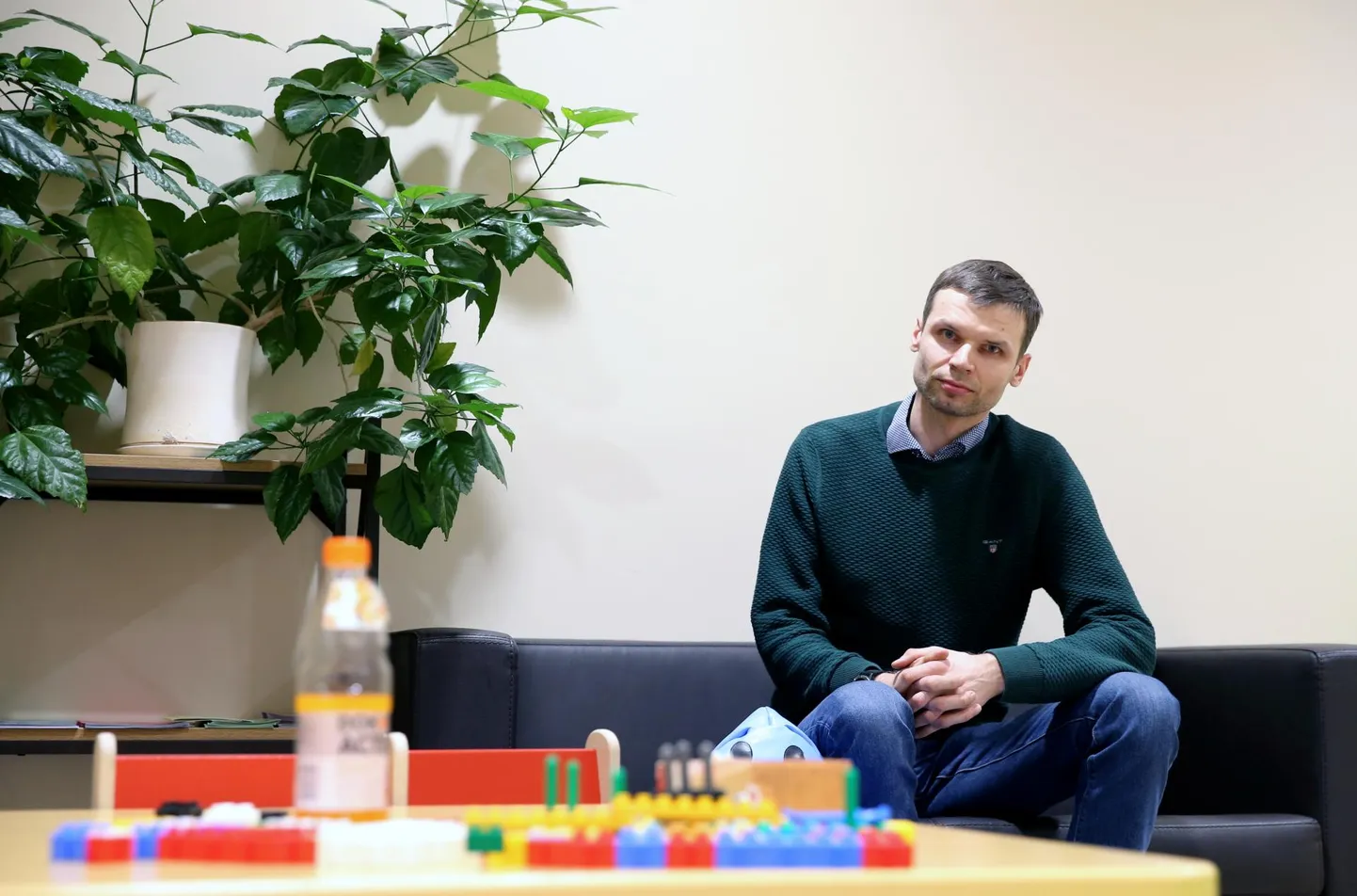 Lastepsühhiaater Reigo Reppo sõnul on suureks probleemiks vanemad, kes ei pööra lapsele õigel ajal piisavalt tähelepanu, ja hiljem tullakse psühhiaatri juurde, sest lapsel on käitumisprobleemid.