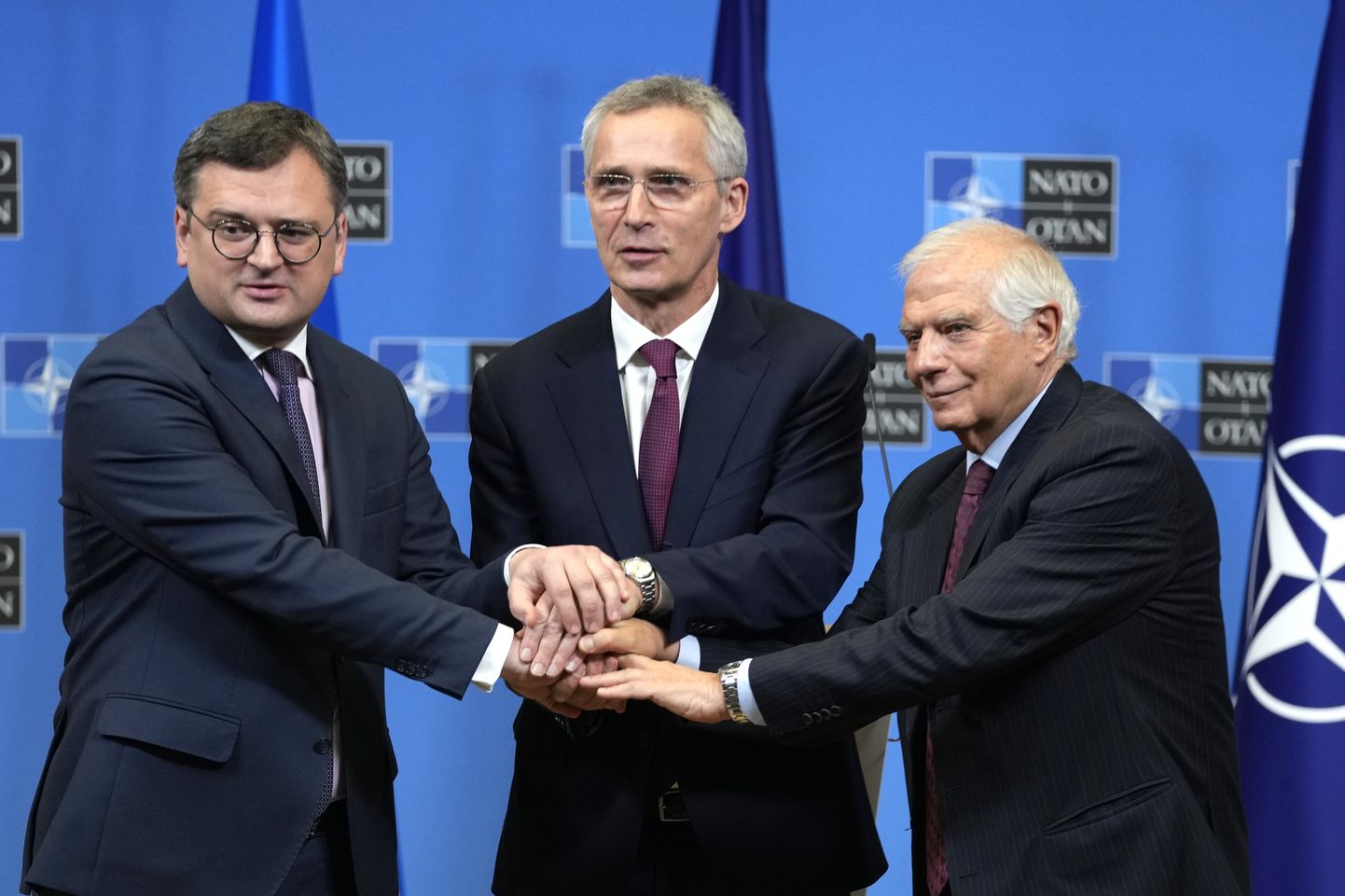 Министр иностранных дел Украины Дмитрий Кулеба, генеральный секретарь НАТО Йенс Столтенберг и верховный представитель ЕС по иностранным делам и политике безопасности Жозеп Боррель