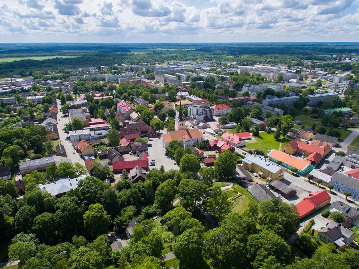 Rahandusministeeriumi värsketel andmetel on Järvamaa omavalitsuste avalikud teenused Eesti parimad. Suuremat kiitust pälvis omakorda Paide linn.