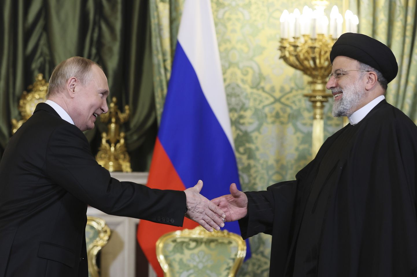 Venemaa režiimi liider Vladimir Putin Iraani ametivenna Ebrahim Raisiga Moskvas 7. detsembril 2023. aastal.