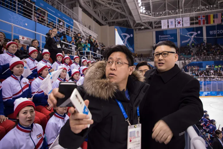 Kim Jong-uniks kehastunu, Põhja-Korea ergutustüdrukud ja olümpia turvateenistus